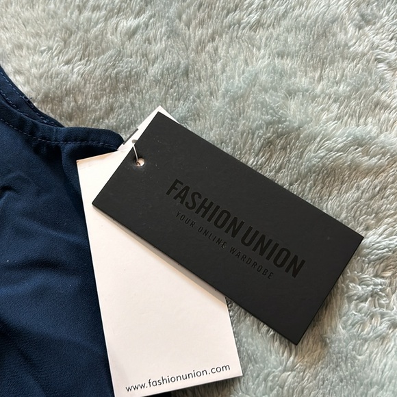 Navy Sleeveless Button Down Blouse with Crystal Collar size L-NWT - Picture 3 of 10